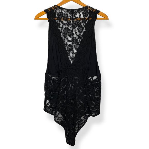 3/$20 Forever 21 plus size sheer black floral lace sleeveless bodysuit 1X - Picture 2 of 8